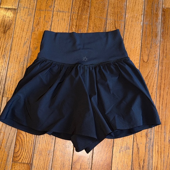 Women's aerie flowy Shorts size xs - Picture 3 of 5